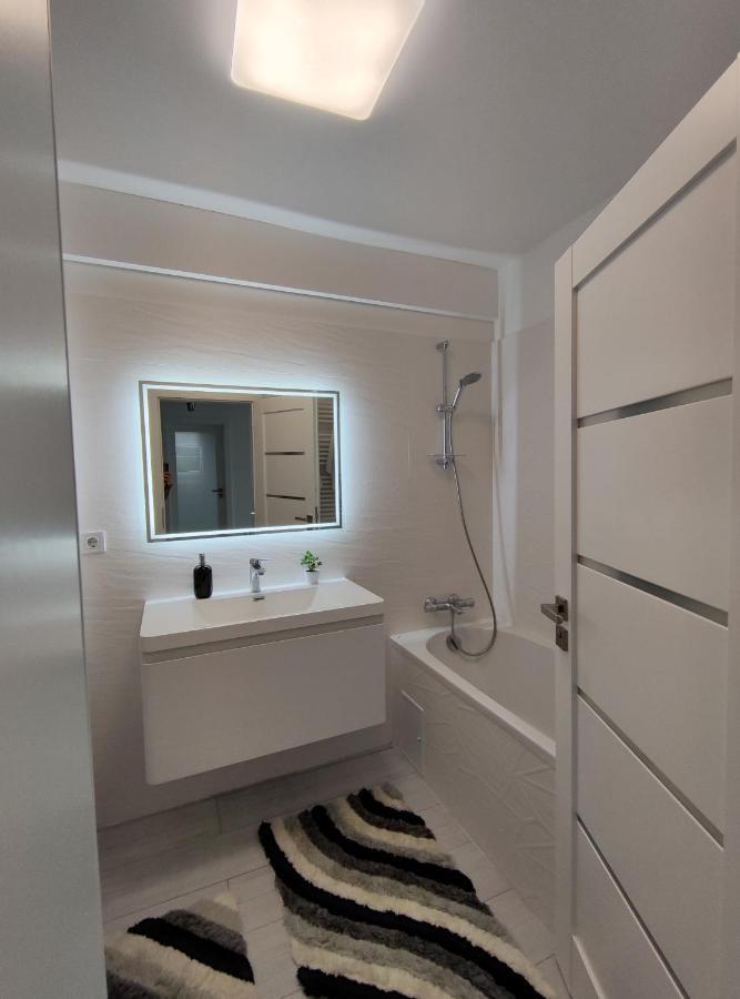 The Views Apartment Sibiu Bagian luar foto